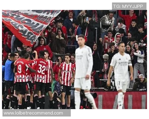 足总杯惊天逆转皇马与那不勒斯激战成平局引发全场热议