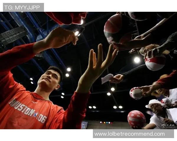 姚明扔鼎的传奇瞬间揭示了体育与文化交融的深刻意义与影响