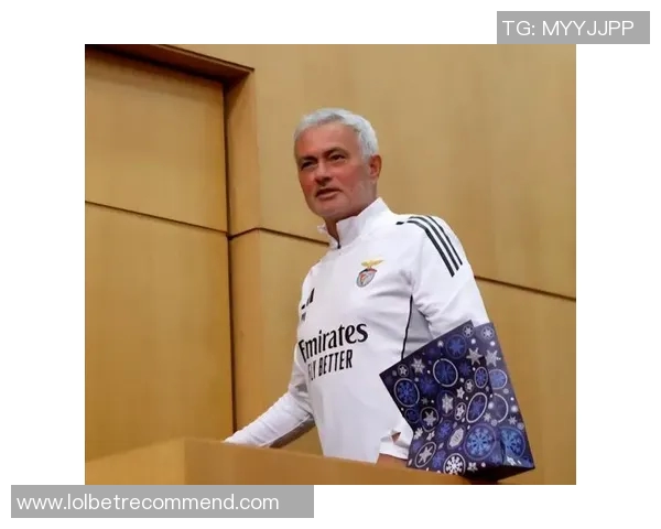 足总杯精彩对决本菲卡凭乌龙球小胜里昂转会传闻再起 足总杯精彩对决本菲卡凭乌龙球小胜里昂转会传闻再起