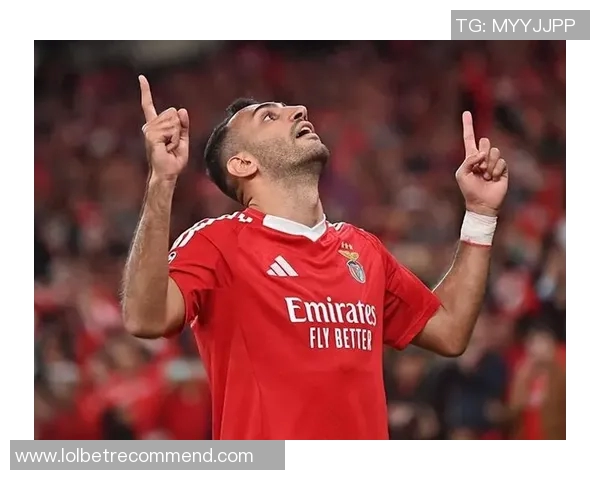 本菲卡逆袭马竞1-0晋级足总杯赛场瞬间引发热烈反响 本菲卡逆袭马竞1-0晋级足总杯赛场瞬间引发热烈反响