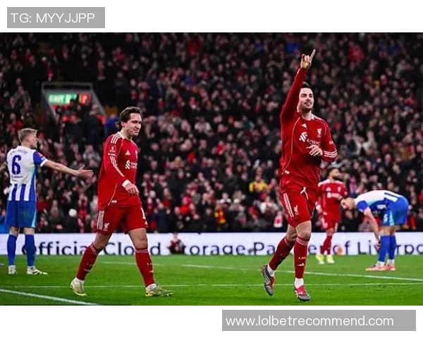 那不勒斯在足总杯中以3-0战胜利物浦补时进球点燃全场激情