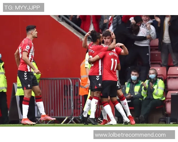 国王杯精彩对决：里昂大胜切尔西乌龙球引发全场狂欢分析