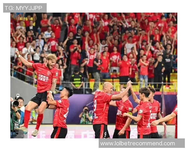 中超精彩对决本菲卡与热刺战成平局争议判罚引发全场热议